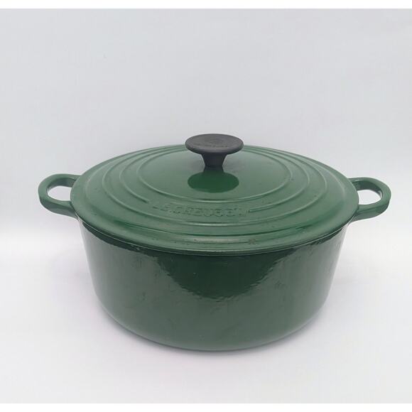 Le Creuset Other - Classic Le Creuset ROUND Dutch Oven #26 Hard To Find GREEN Olive 5.5 Qt W Lid